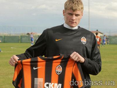 Роман Емельянов мечтал играть в «Зените», а надел футболку «Шахтера».